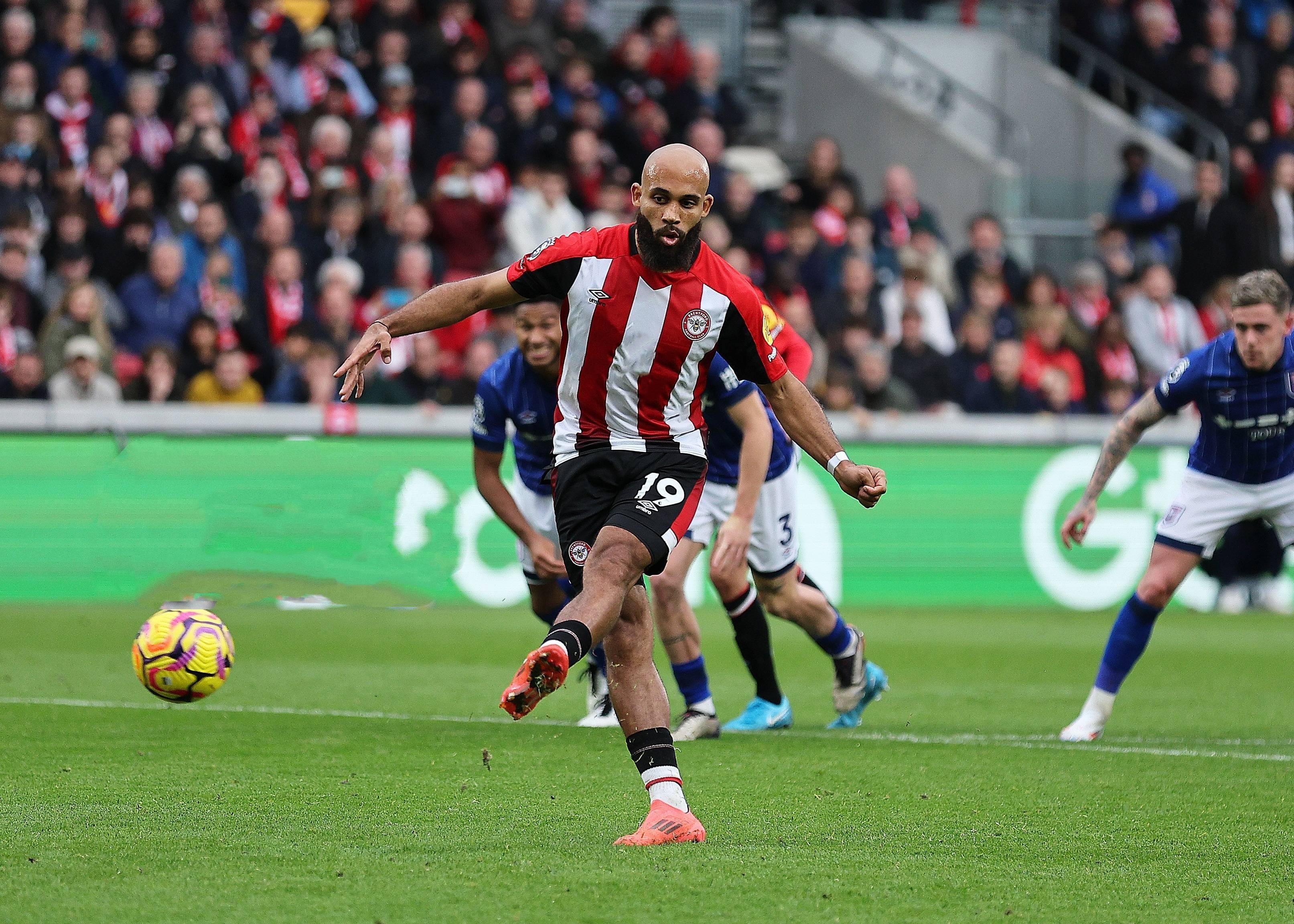 曼联客场惨败,球队未来前景备受关注 曼联客场惨败,球队未来前景备受关注